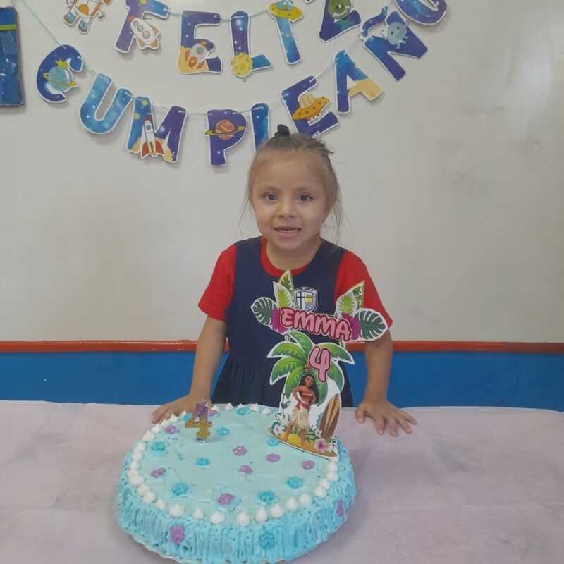 Emma recibió un trasplante de corazón el 28 de octubre de 2022, cuando tenía apenas siete meses. Cuatro años después, su familia celebra su evolución y agradece la oportunidad de verla crecer.