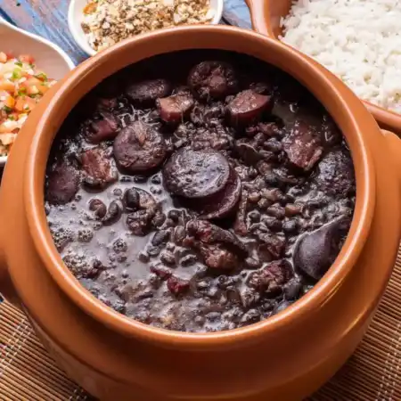 San Antonio busca un récord Guinness con la preparación de más de 500 kilos de feijoada image - 6